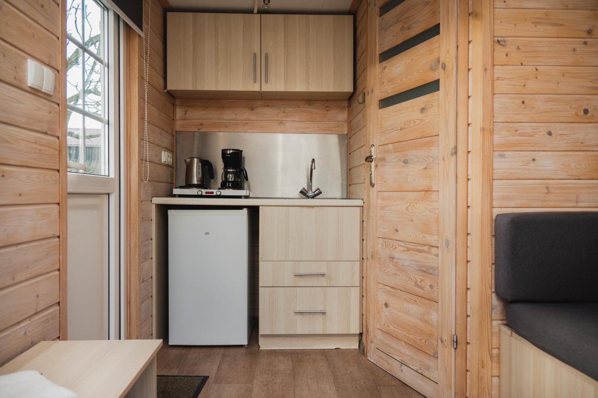 Zeeuwse Chalet Voor 2 Personen Serooskerke  Luaran gambar