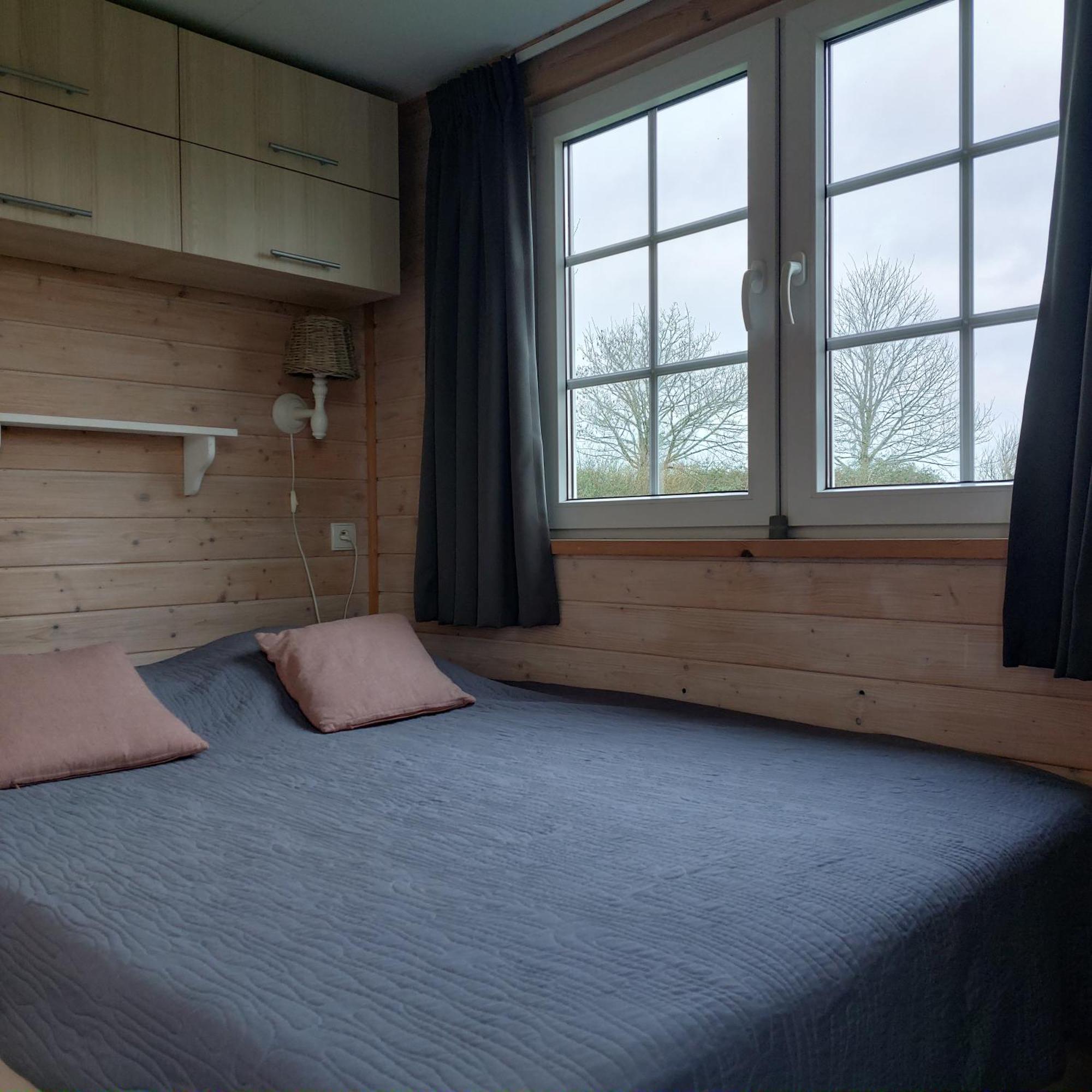 Zeeuwse Chalet Voor 2 Personen Serooskerke  Luaran gambar